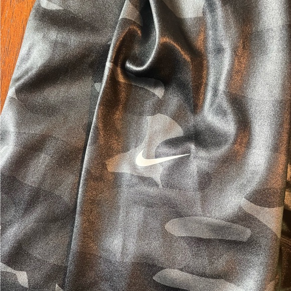 Nike camo leggings - Picture 4 of 4